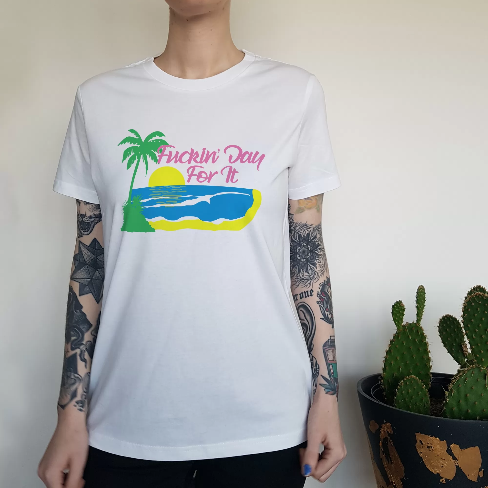 DAY FOR IT NEW STYLE WOMENS WHITE TEE